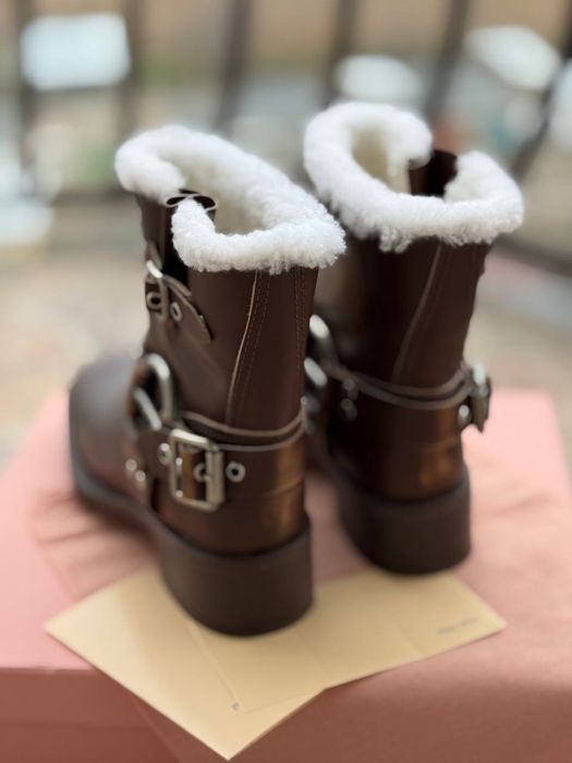 Зимові черевики MiuMiu 39р