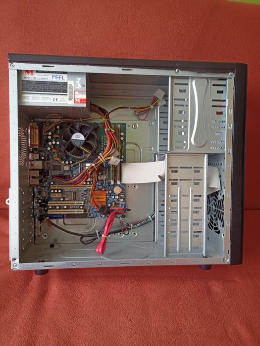 Retro Komputer Dual - Core 1,60 GHZ 2gb ramu WARTO !!