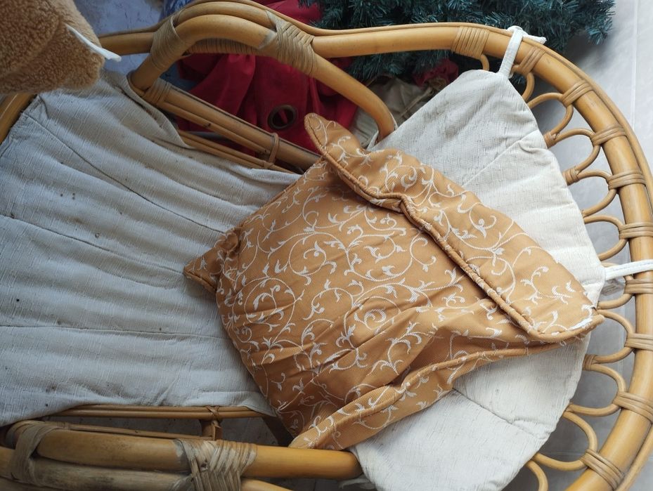 Conjunto mesa redonda/ cadeira/ móvel de bebidas ( bambú)= 100€