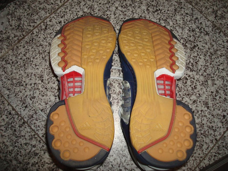 Продам кроссовки Adidas