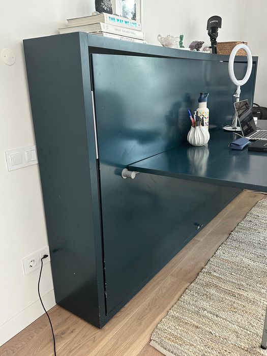 Móvel de secretaria e cama