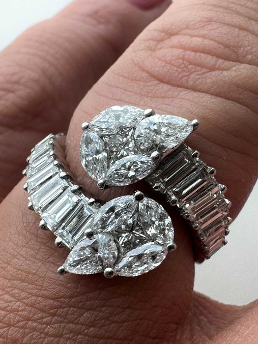 Pierścionek z diamentami naturalnymi 2.06 CT HRD Infinity