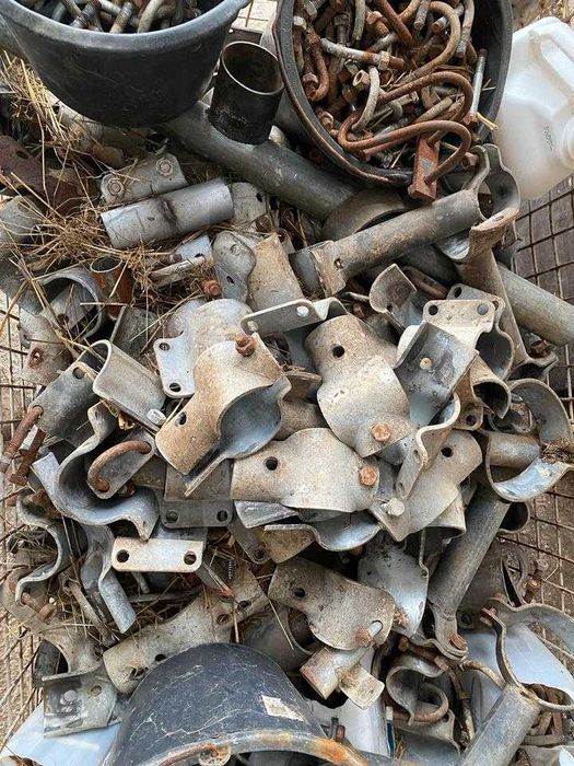 Drabiny paszowe , wygrodzenia  agrafki