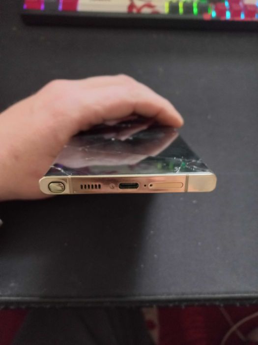 Samsung Galaxy S23 Ultra 5G 1TB.  Розбитий