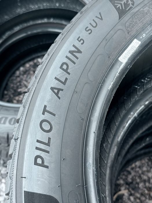 235 55 19 Michelin Pilot Alpin 5 SUV 90% 2025 Шини Зима
