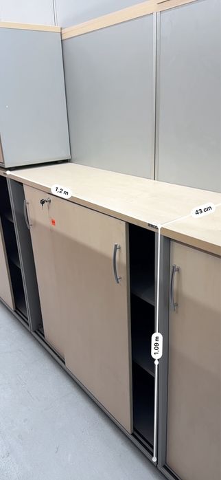 Szafka regalowa , zamykana ,drzwi suwane, uzywane  Poleasingowe