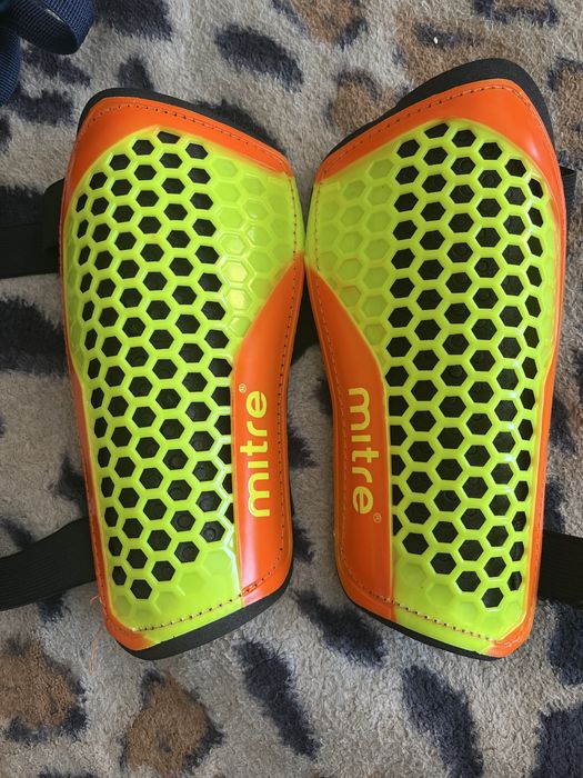 Футбольні щитки