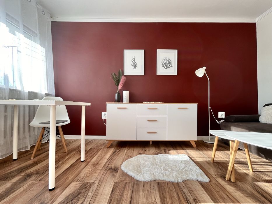 Wygodna kawalerka z balkonem i widokiem na zachody słońca *Manu/Koziny