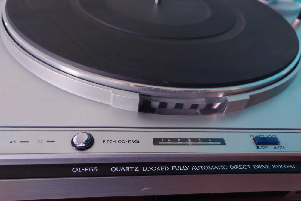 Gramofon JVC QL-F55 kwarcowy napęd bezpośredni