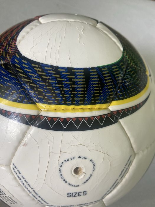 Piłka adidas Jabulani uszkodzona