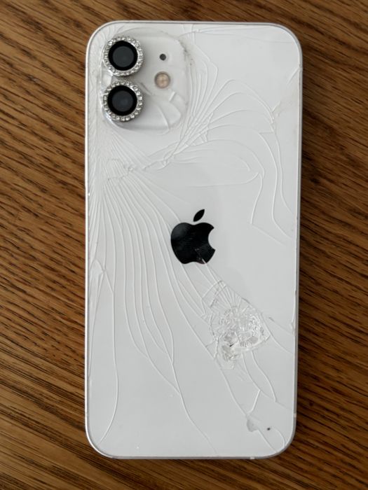 Iphone 12.