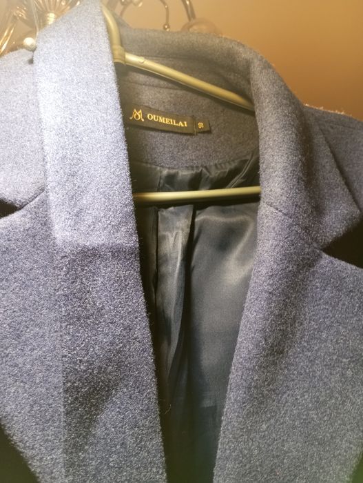 Жіноче демісезонне пальто