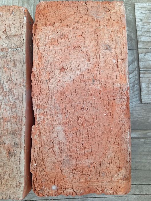 Кирпич красный новый Нежинский.и б/у .весь ,что на фото ,за 2 500 грн.