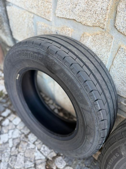 2 X Bridgestone DURAVIS 215/65R16C I Como Novos