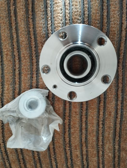 Підшипник маточини задньої vw Golf 4, Bora 98-05, Oktavia 97-10