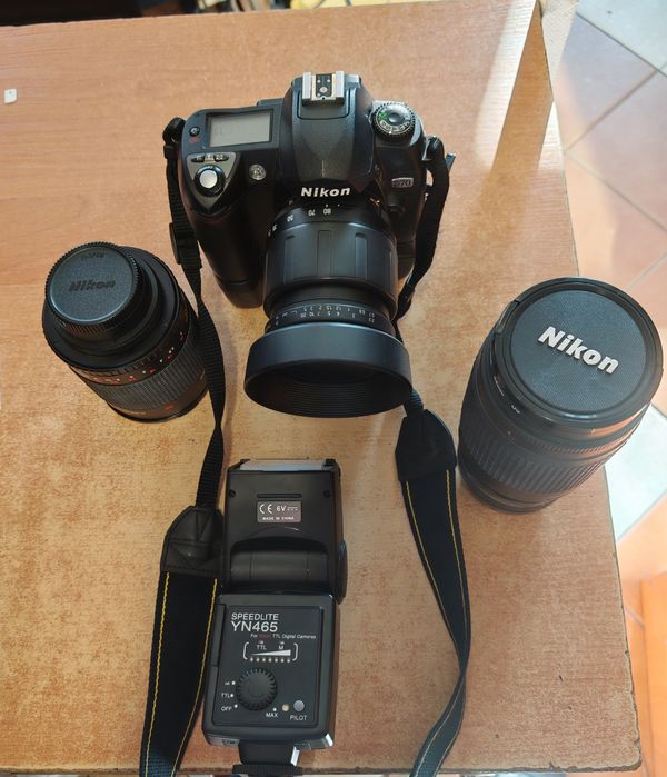 Nikon D70 Plus 2 obiektywy i lampa