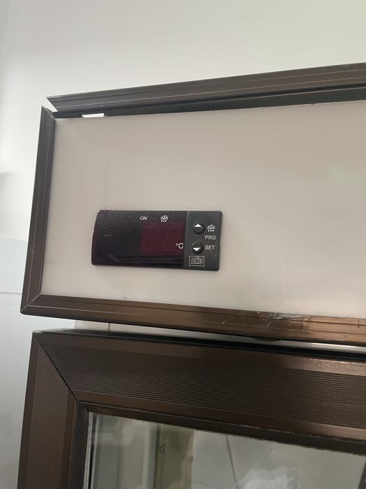 Frigorifico com iluminacao em vidro