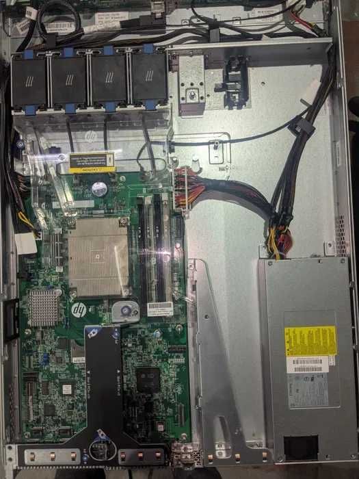 Сервер HP ProLiant DL320e Gen8