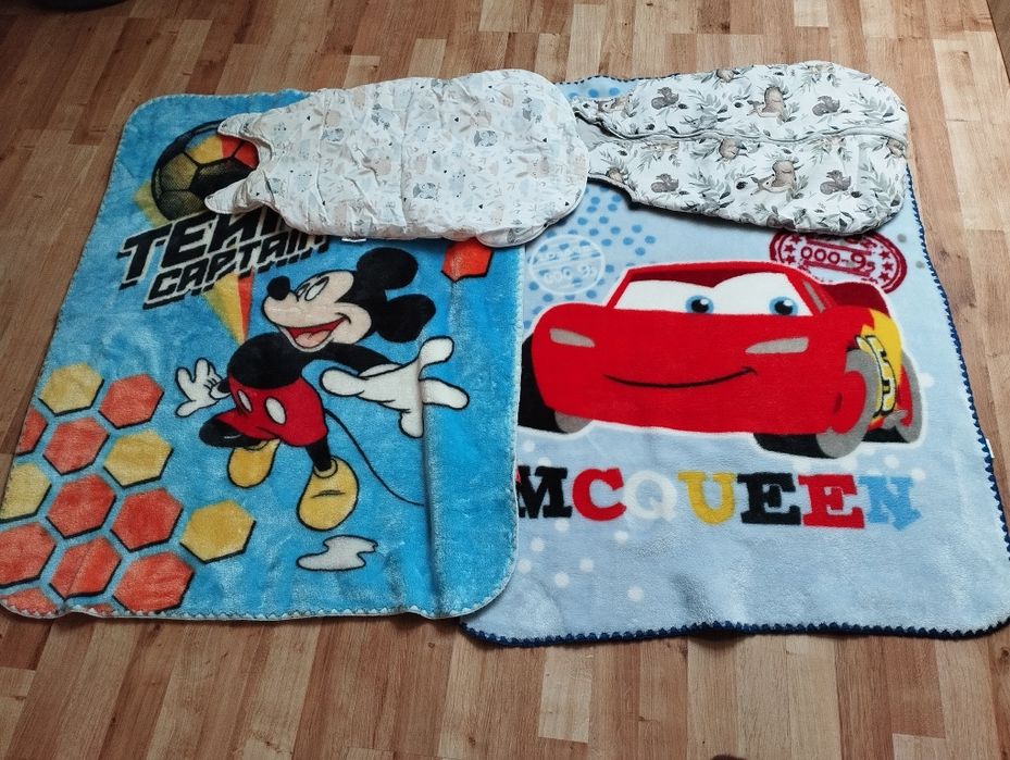 2 kocyki niemowlęce i 2 śpiworki