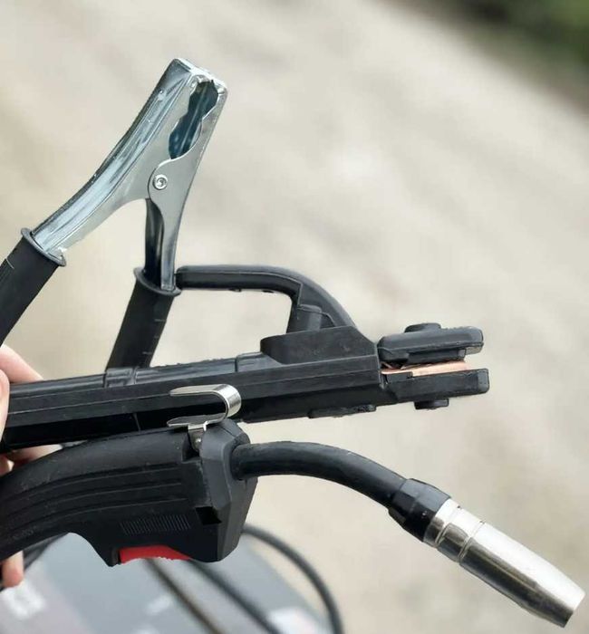 Зварювальний напівавтомат без газу 200A Kraft&Dele KD1872 Польща