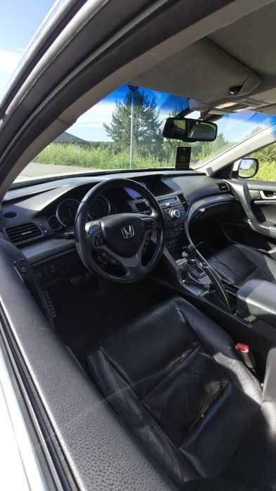 Accord 8 tourer Executive + (RADAR)
