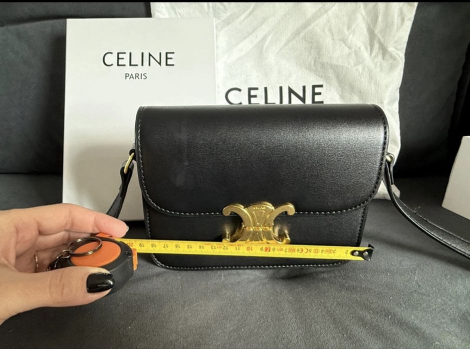 Czarna torebka firmy Celine