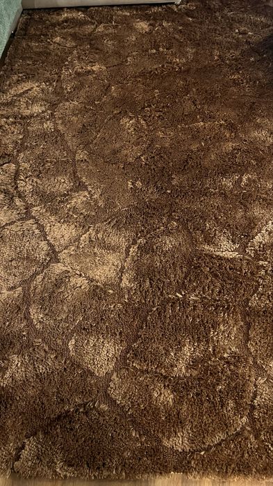 Vendo carpete (cor castanho) em otimo estado. Usada pouxas vezes