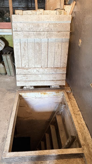Продам гараж в Слобожанському( Комсомольське) , 100 м від базару