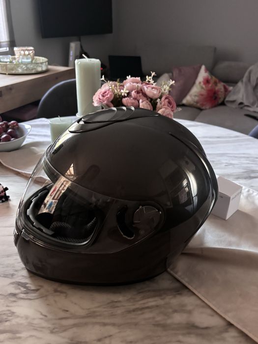 Capacete cinzento da nau