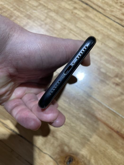 iPhone XR 64GB Preto