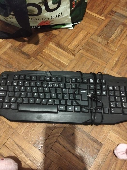 Teclado gamer led com fios