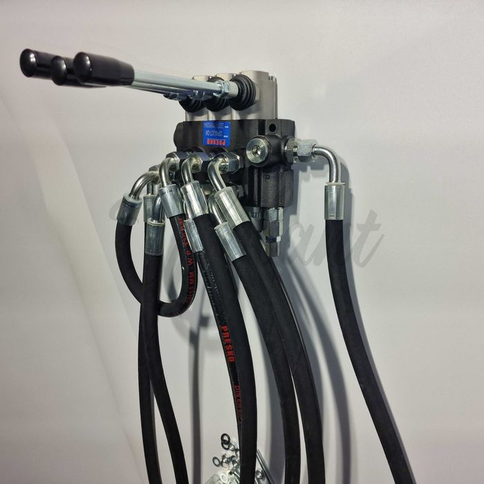 Rozdzielacz Ursus C-330 Zewnętrzny Hydrauliczny 3 sekcyjny Pływak