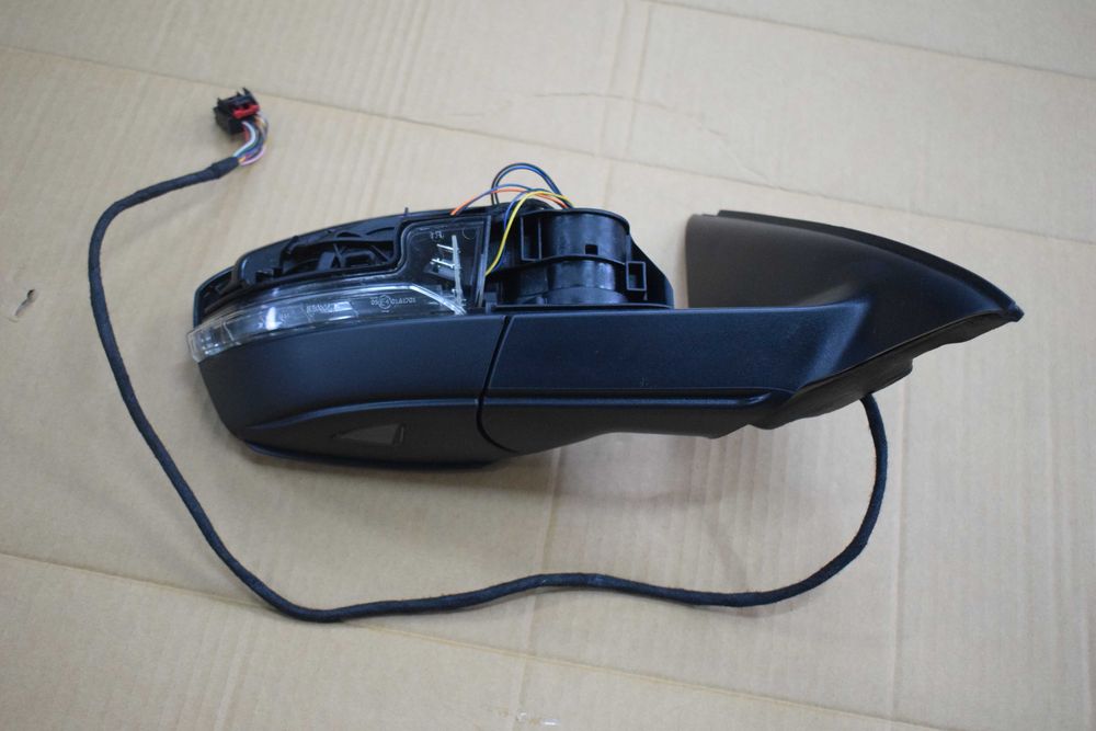 lusterko prawe fotochrom SKODA OCTAVIA III 15R 11PIN..europa