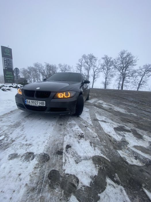 Бмв е91 в гарному стані