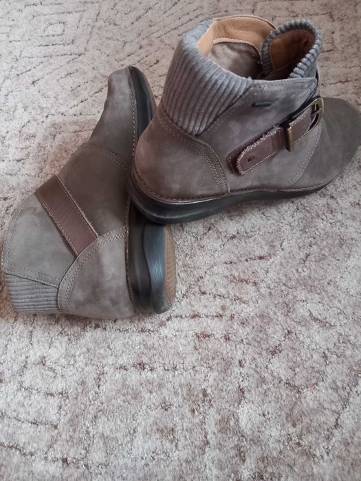 Botki  Clarks r. 38