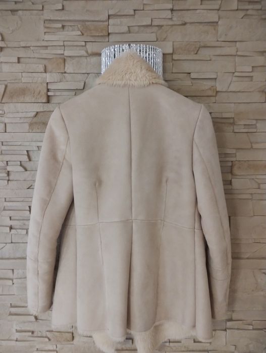 Kożuszek damski Bershka rozmiar M