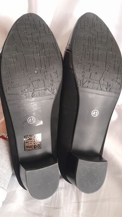 Buty na korku lakierowane damskie