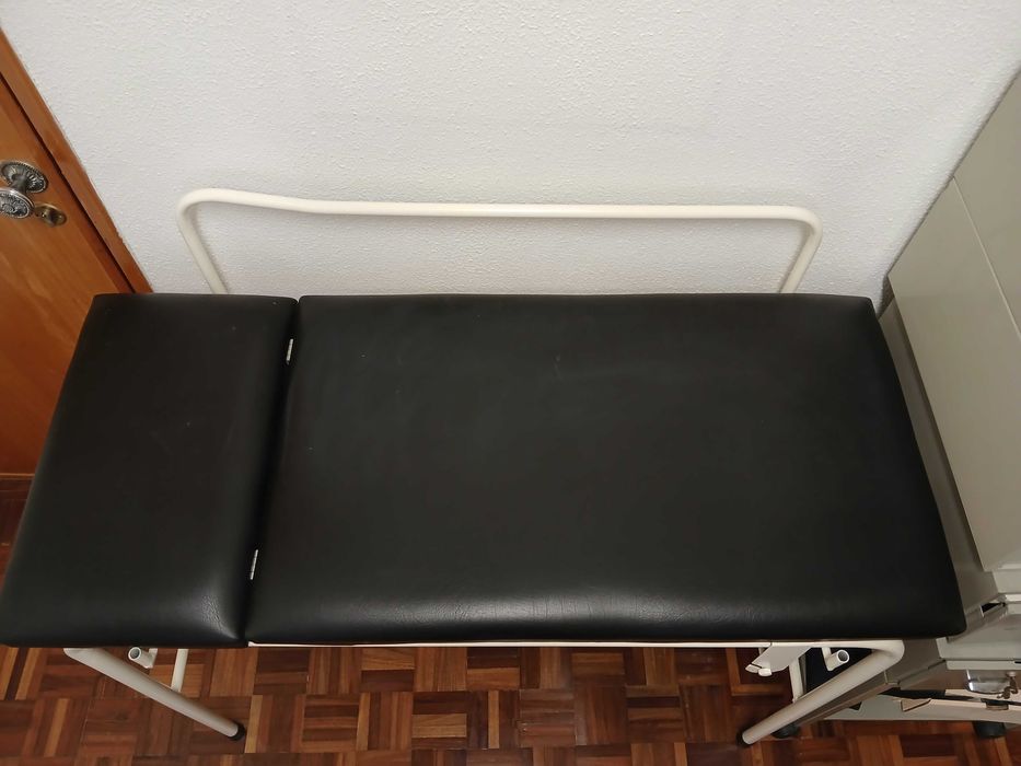 Marquesa Pediatrica - Cabeceira regulável - Medico / Clinico