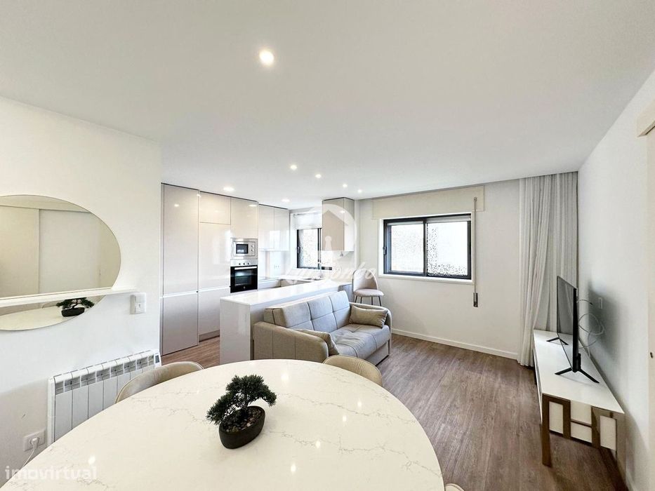 Apartamento T1 Condomínio Fechado com piscina  a 200m da praia da P...