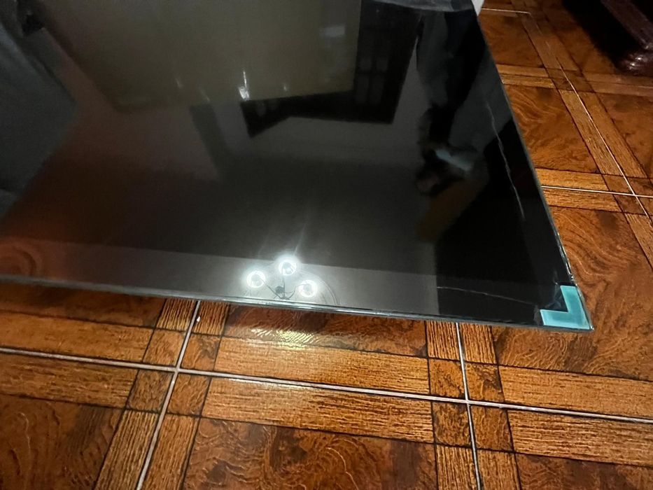 Vendo Tv UHD 65" com pouco tempo de uso