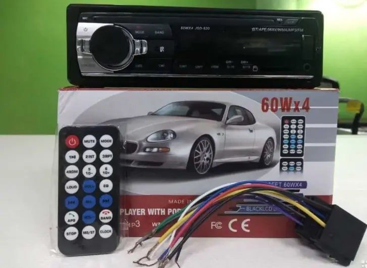Потужна автомагнітола JSD-520 з Bluetooth,магнітола в машину з пультом
