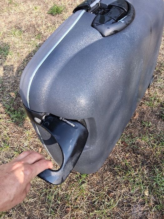 Walizki czarna i szara pojemność podobna