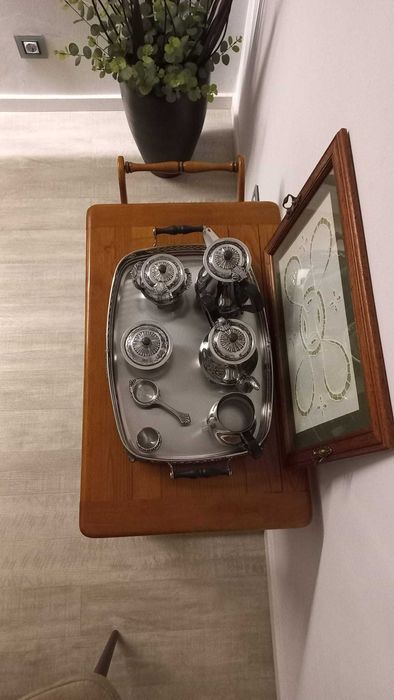 Carrinho de Chá (com Garrafeira) de Paços de Ferreira