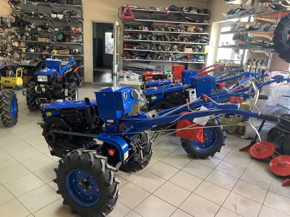 Мотоблок Зубр 8к.с, без стартера.