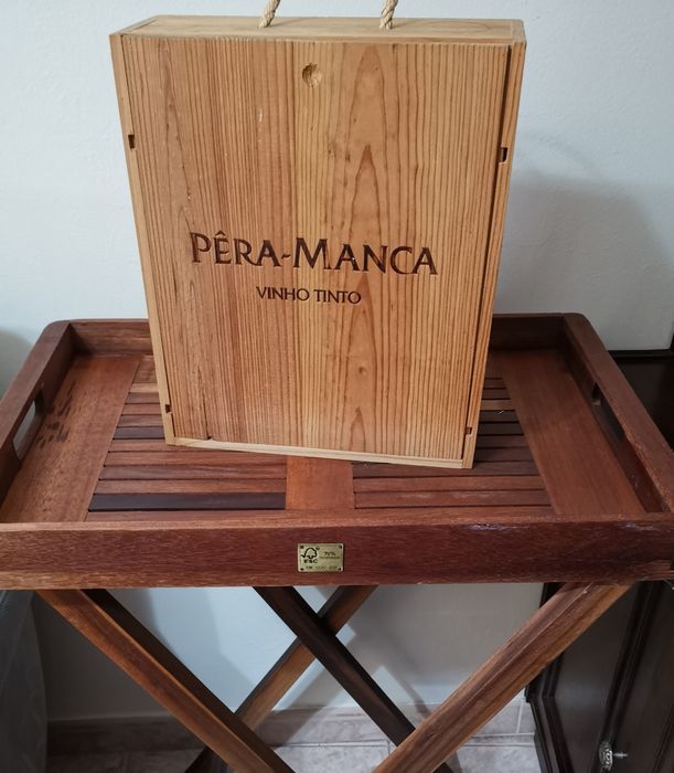 Mesa de Madeira desmontável e CX PÊRA Manca