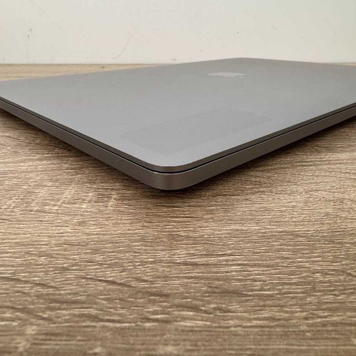 MacBook Pro 16" i9 / 64Gb DDR4 / SSD 1000Gb / Radeon 8Gb (код: M0893)