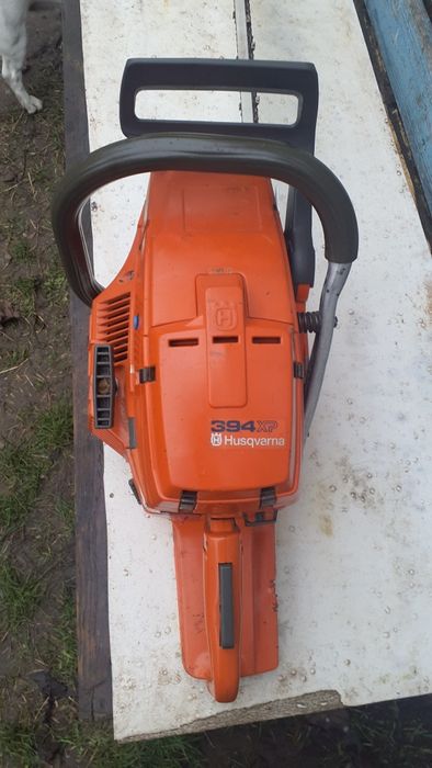 Хускварна  394 , професійна бензопила.