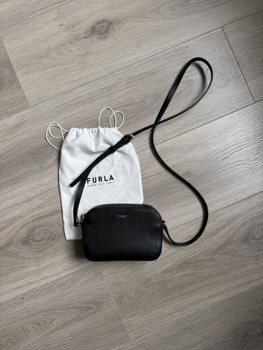 Міні сумочка crossbody furla mini camera bag кросбоді чорна шкіряна