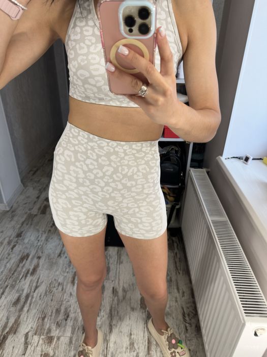 Костюм для спорту топ+шорти велосипедки