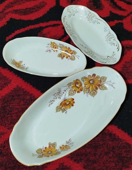 Три овальных керамических блюда одним лотом.